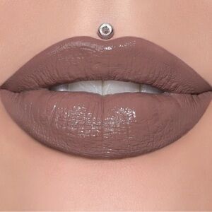 🐰 NIB Jeffree Star Supreme Gloss Lipstick “Tea Bag”